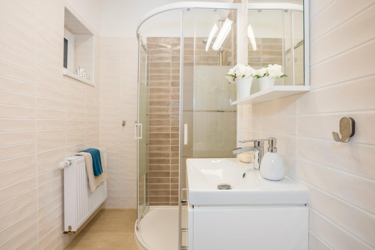 Apartmany Jedovary Trhove Sviny Exterior photo